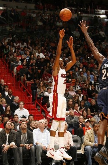 更是确保球 更是确保球